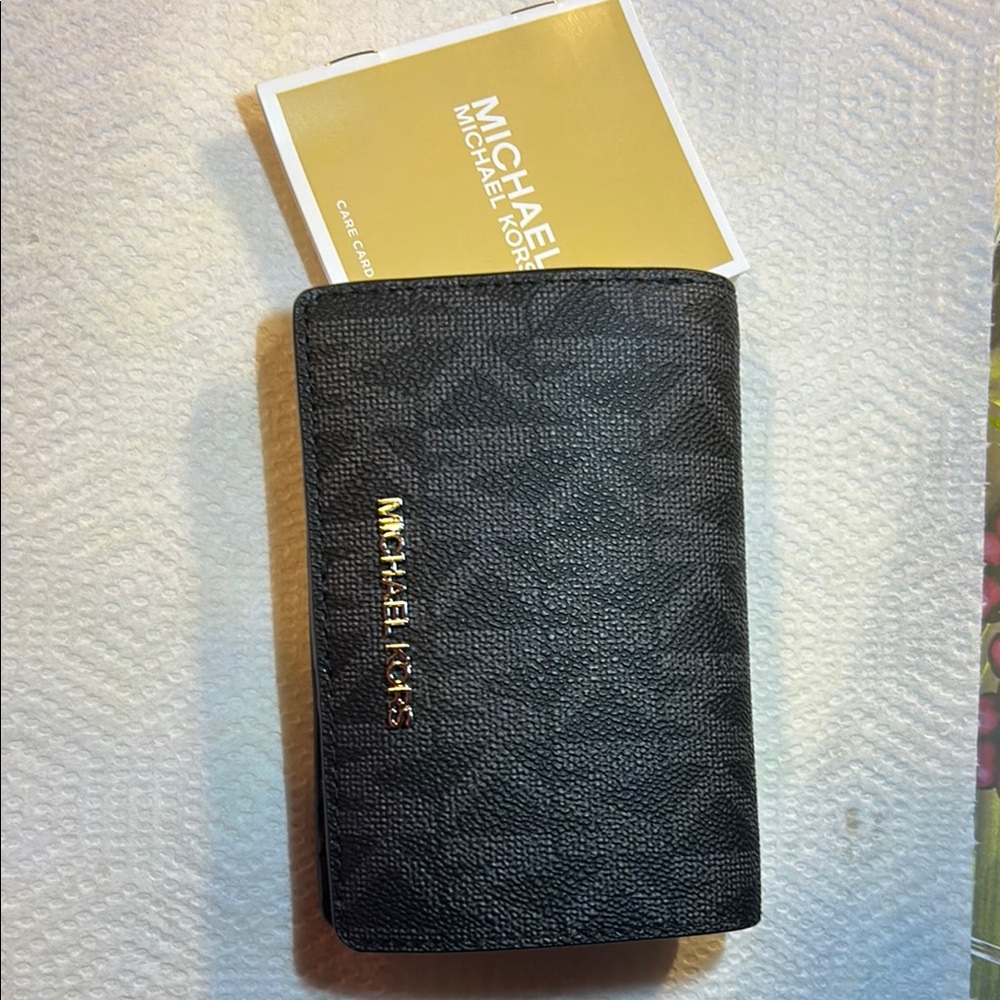 🖤🖤🖤 Brand New With Tags 🖤🖤🖤 Michael Kors Signature MK Black Print Wallet